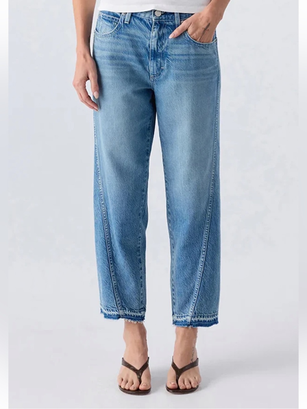 AMO Maria Bow Leg Jeans in Sun Kissed Mid Wash— Womens 23